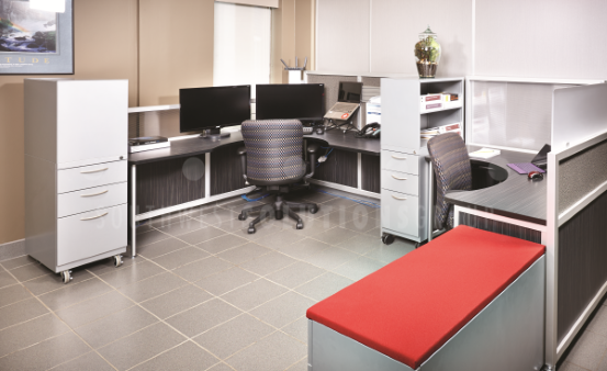 flex office spaces use workstations for focused and collaborative work