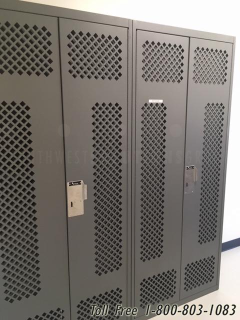 metal lockers with ventilation