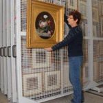 Mobile art rack storage system for museums