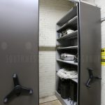 Mobile hand crank warehouse shelving racks