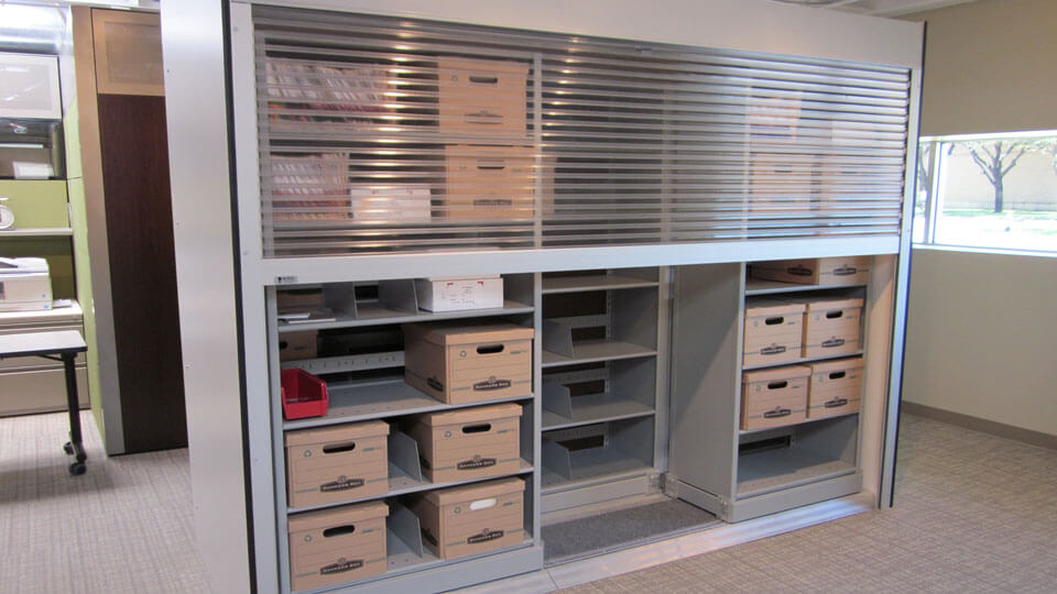 Shelving with doors rs